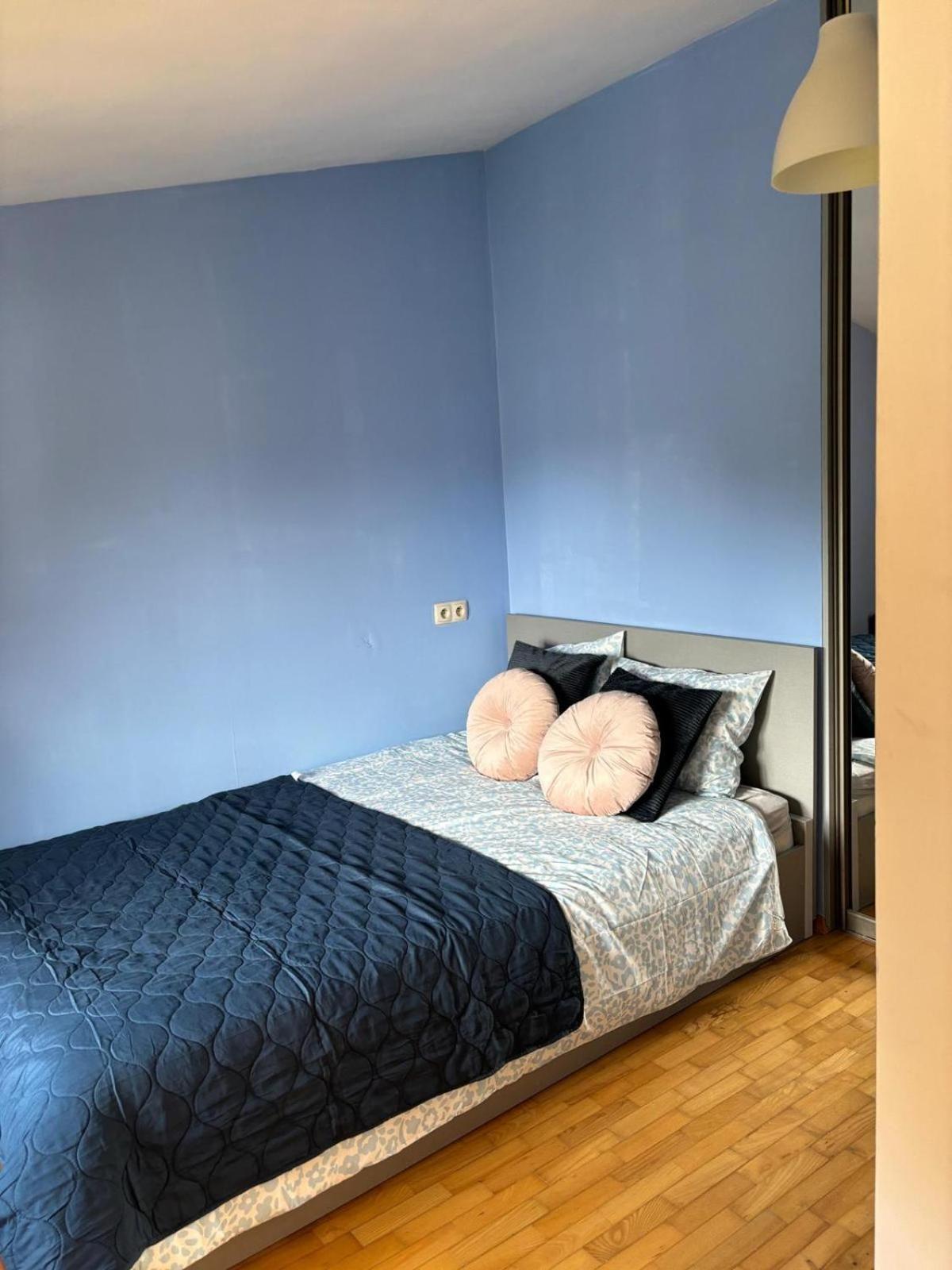 Blue Moon Main Square Apartment — Photos 3